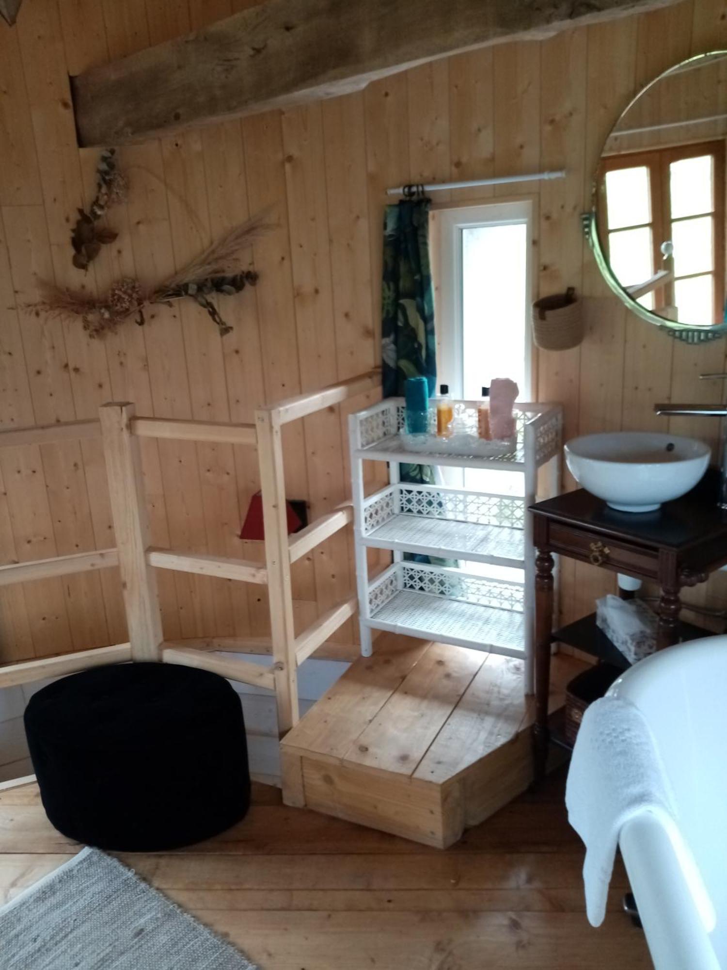 La Tour De Ver Gite Atypique Possibilite Table D'Hotes Sur Reservation Ngoại thất bức ảnh